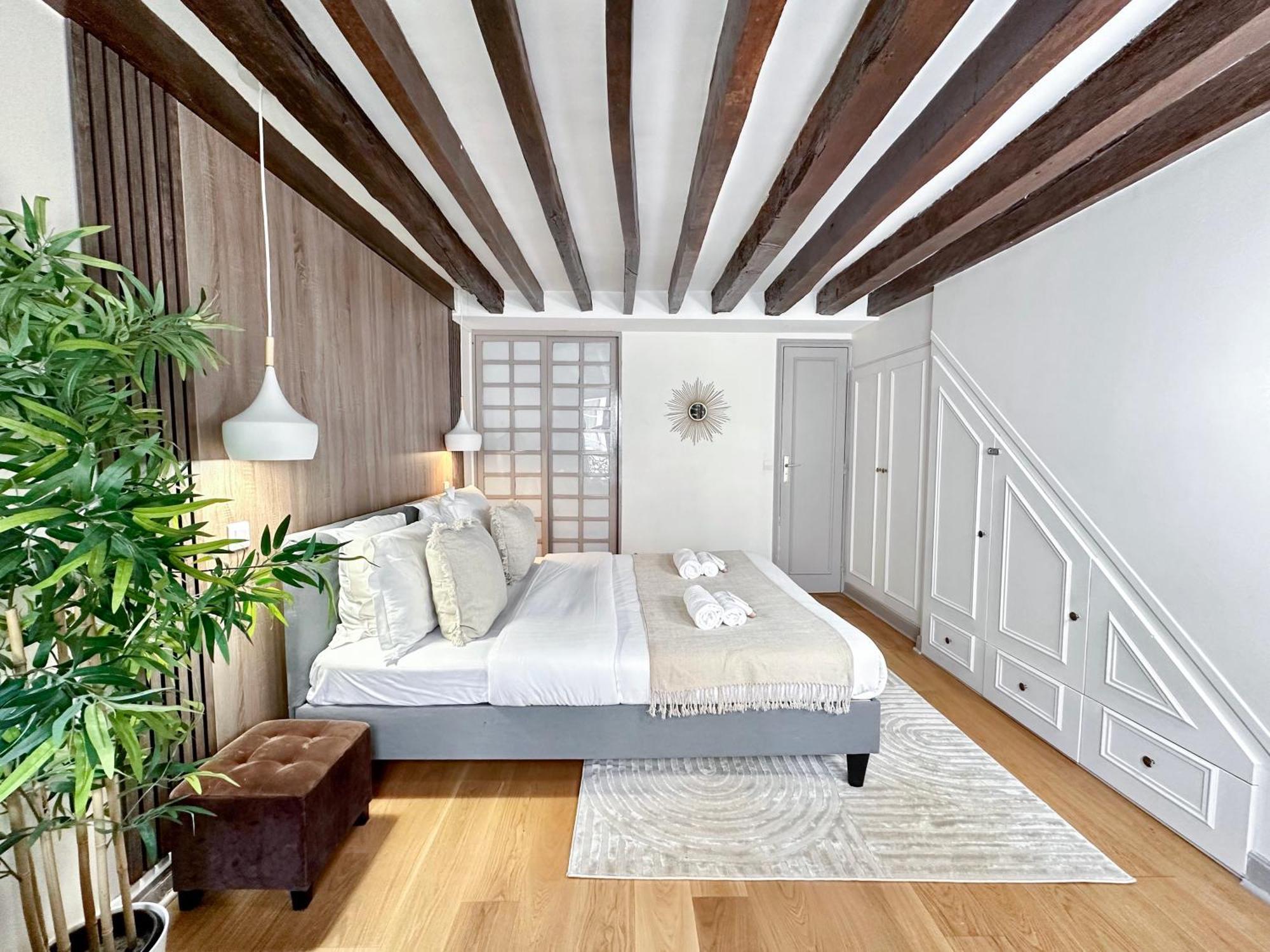 דירות פריז Unique & Beautiful Duplex In Saint-Germain מראה חיצוני תמונה