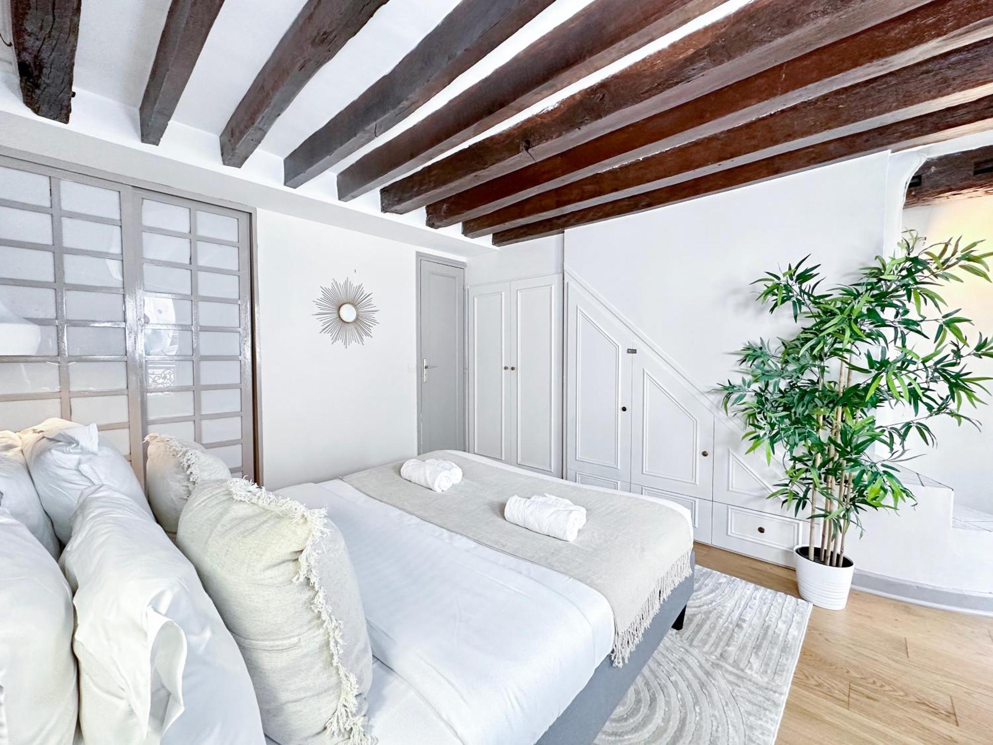 דירות פריז Unique & Beautiful Duplex In Saint-Germain מראה חיצוני תמונה